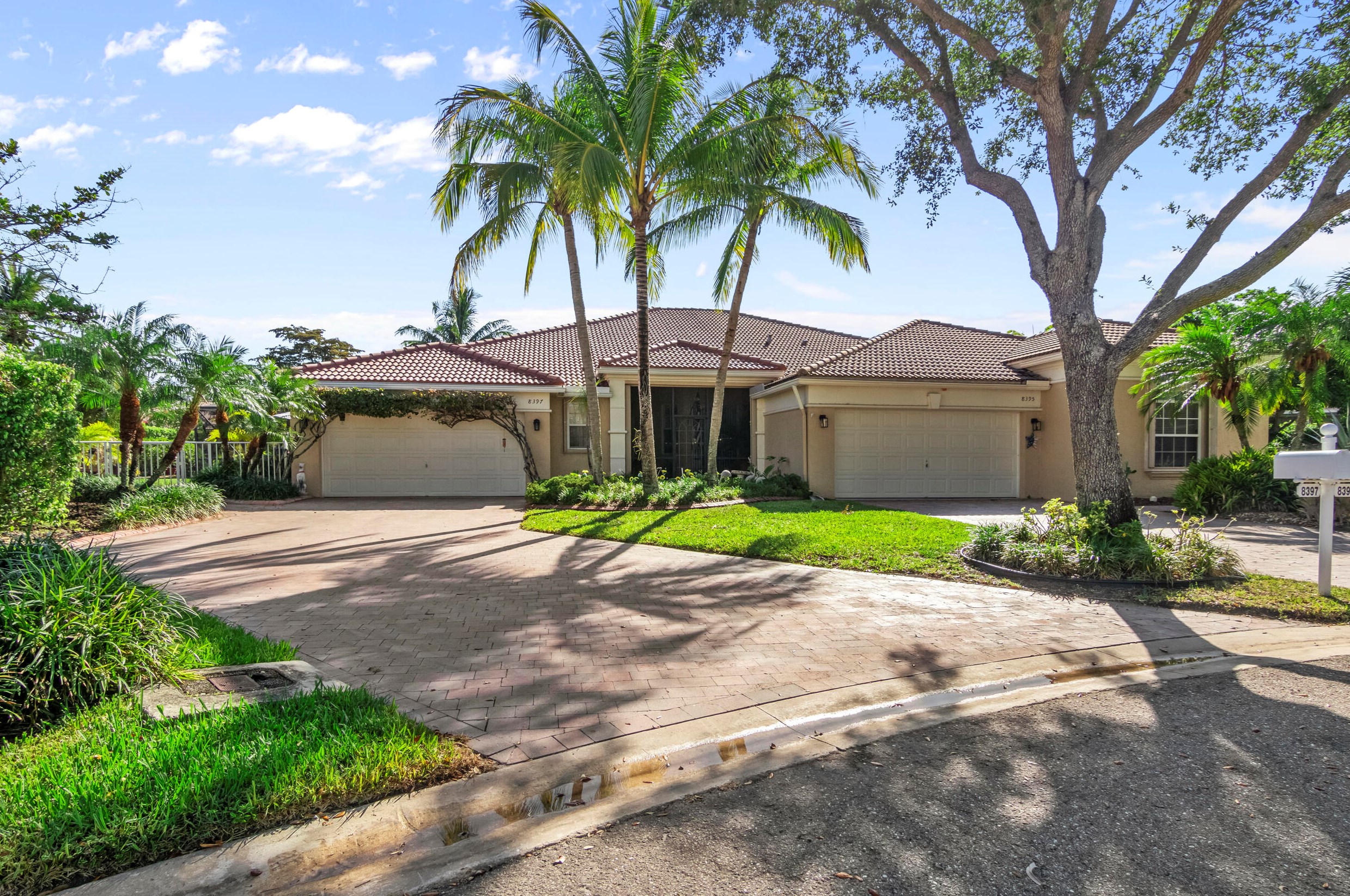 8397 Nicholls Pt, West Palm Beach, FL 33411-5528