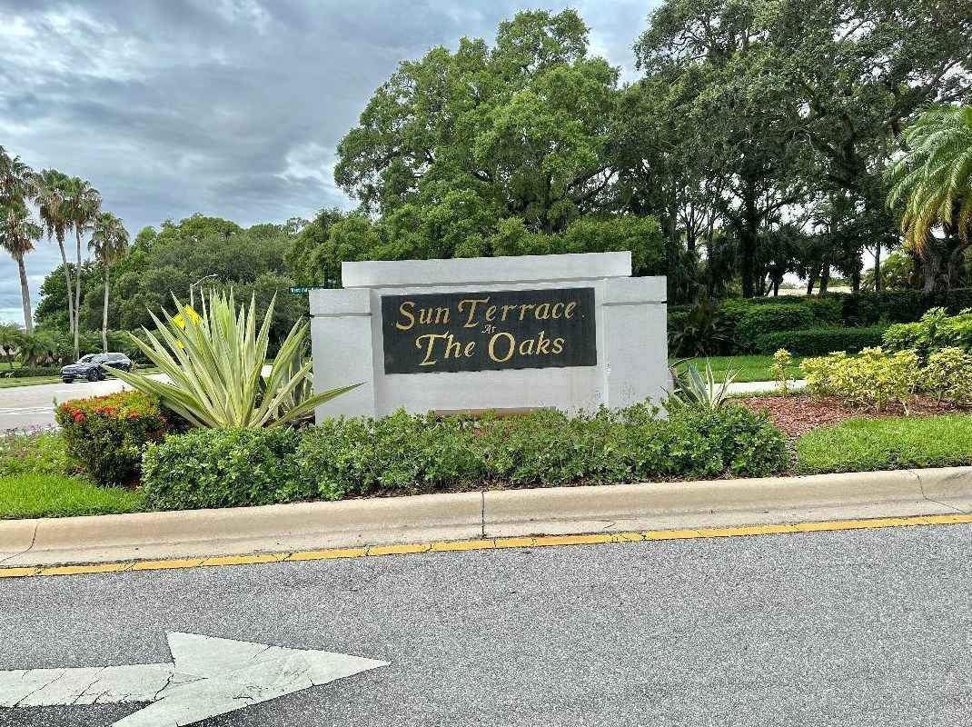 2505 Pin Oak Ct, West Palm Beach, FL 33410-4489