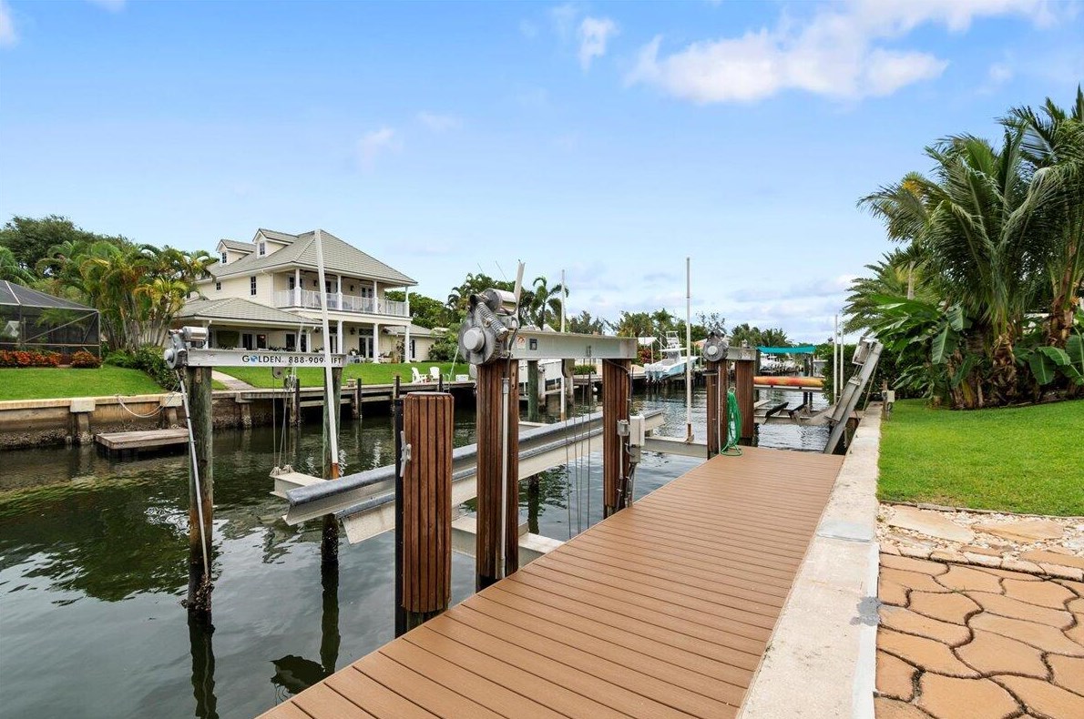 155 Ebbtide Dr, West Palm Beach, FL 33408