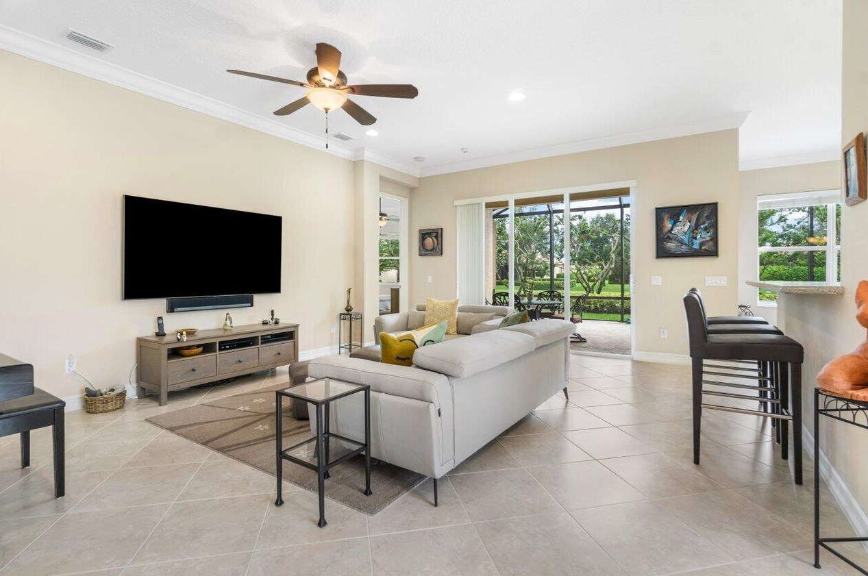 9057 Meridian View Isle, Boynton Beach FL  33473-4809 exterior