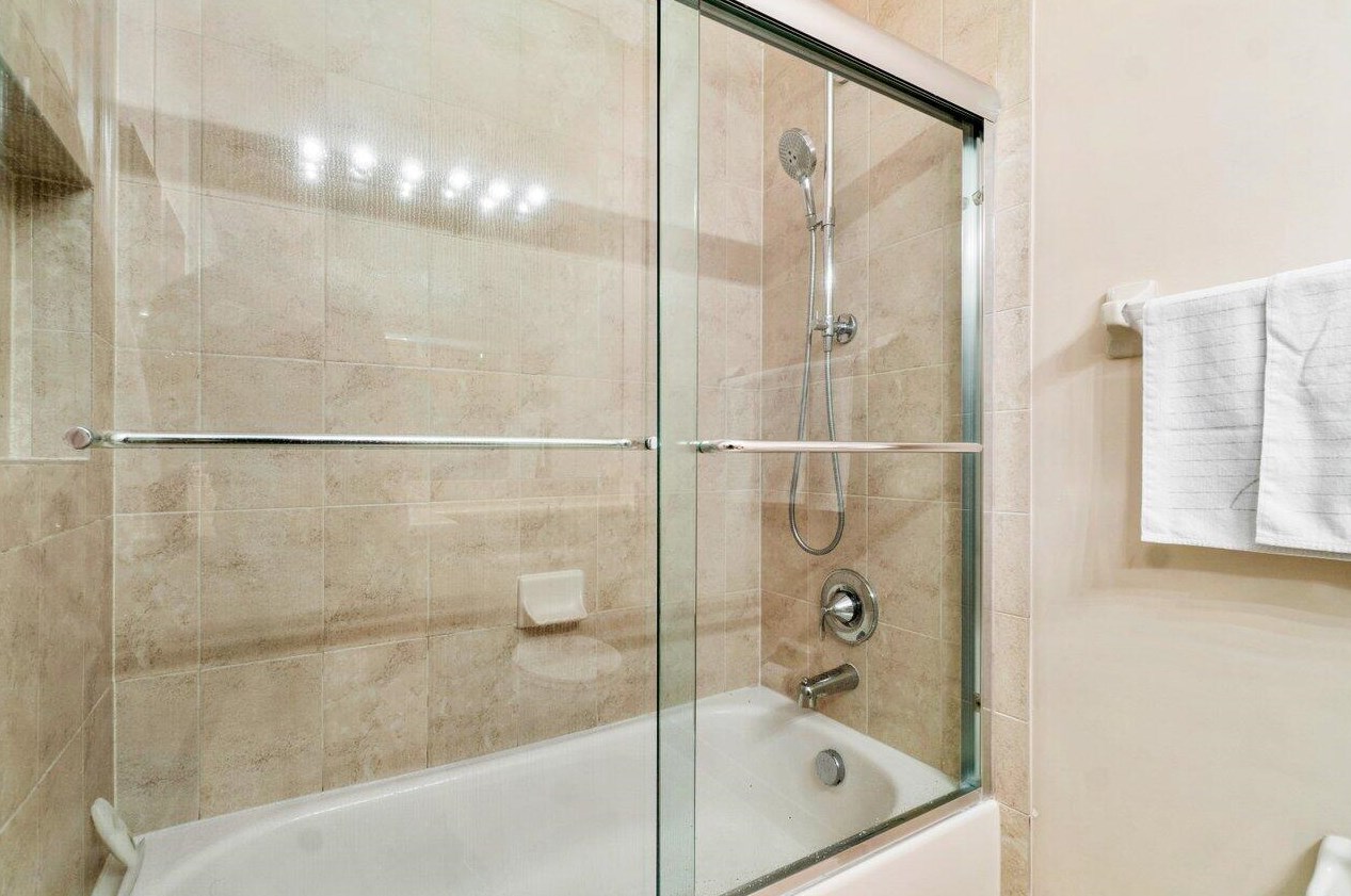 9057 Meridian View Isle, Boynton Beach FL  33473-4809 exterior