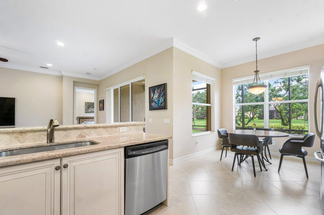 9057 Meridian View Isle, Boynton Beach FL  33473-4809 exterior