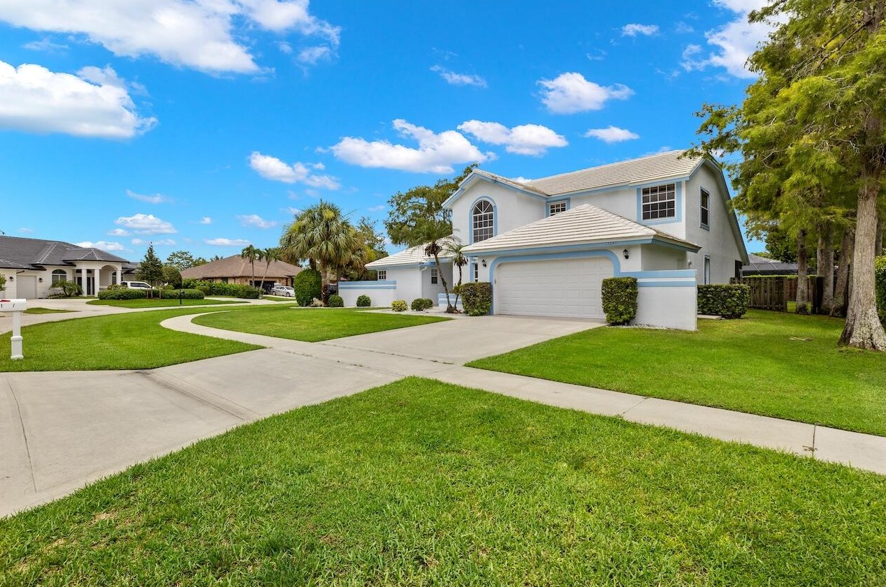 13647 Callington Dr, West Palm Beach, FL 33414