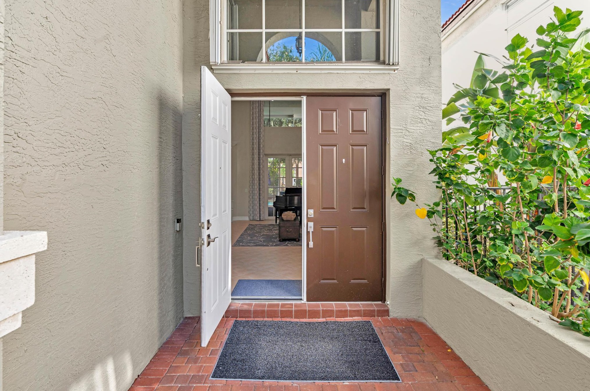 8717 Sandy Crst Ln, Boynton Beach FL  exterior