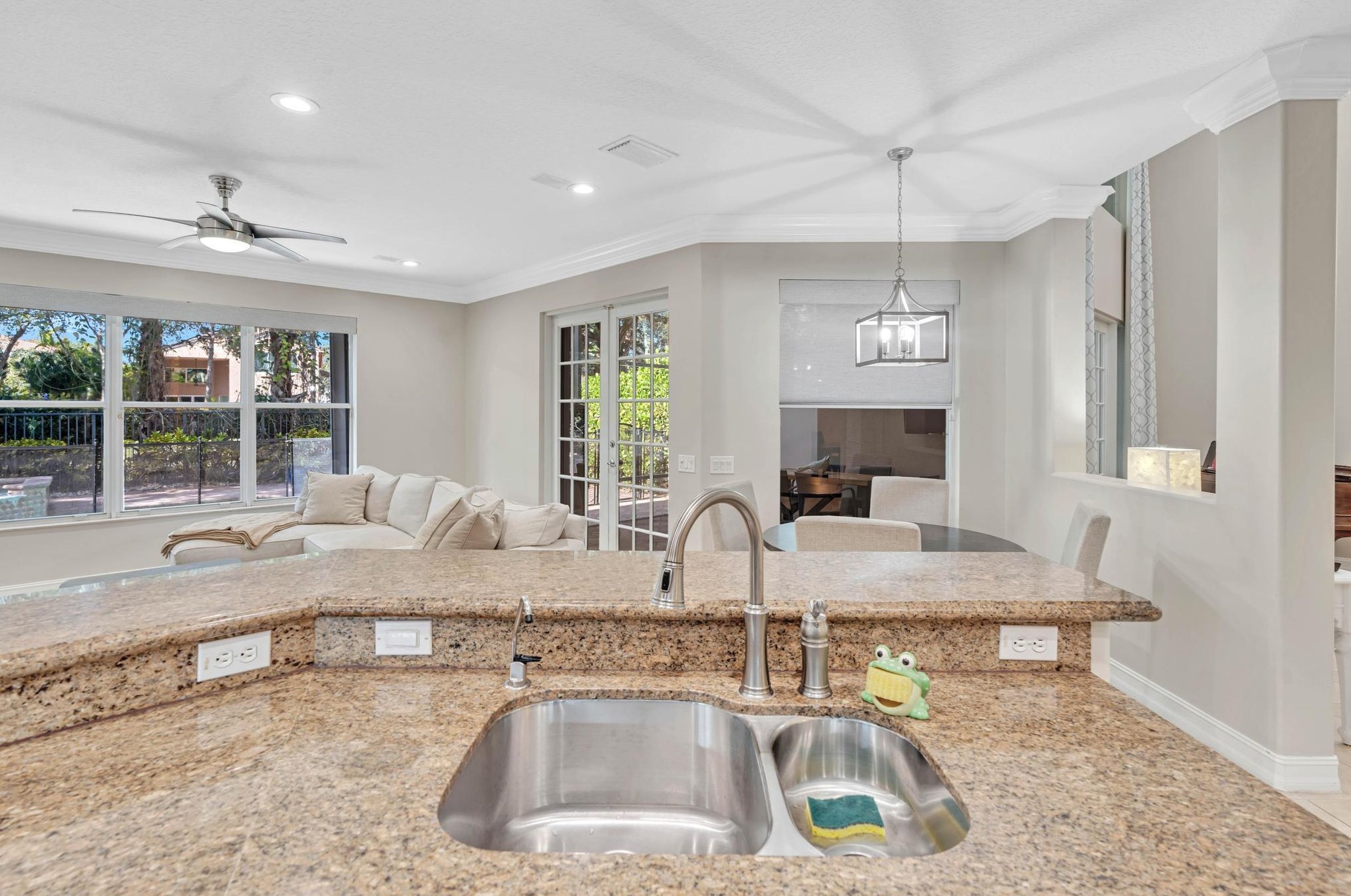 8717 Sandy Crst Ln, Boynton Beach FL  exterior