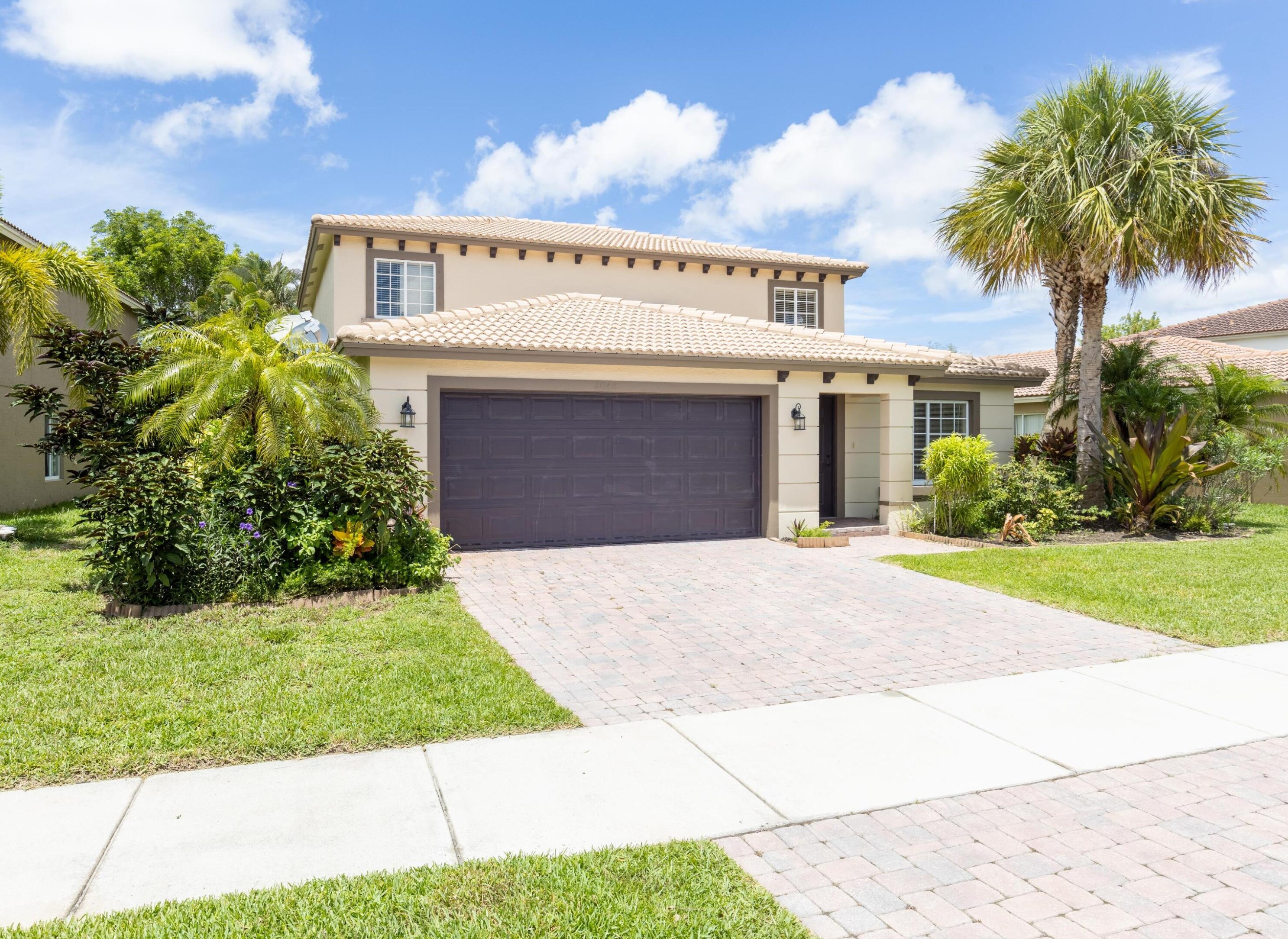 2048 Newport Isles Blvd, Fort Pierce FL  34953-4583 exterior