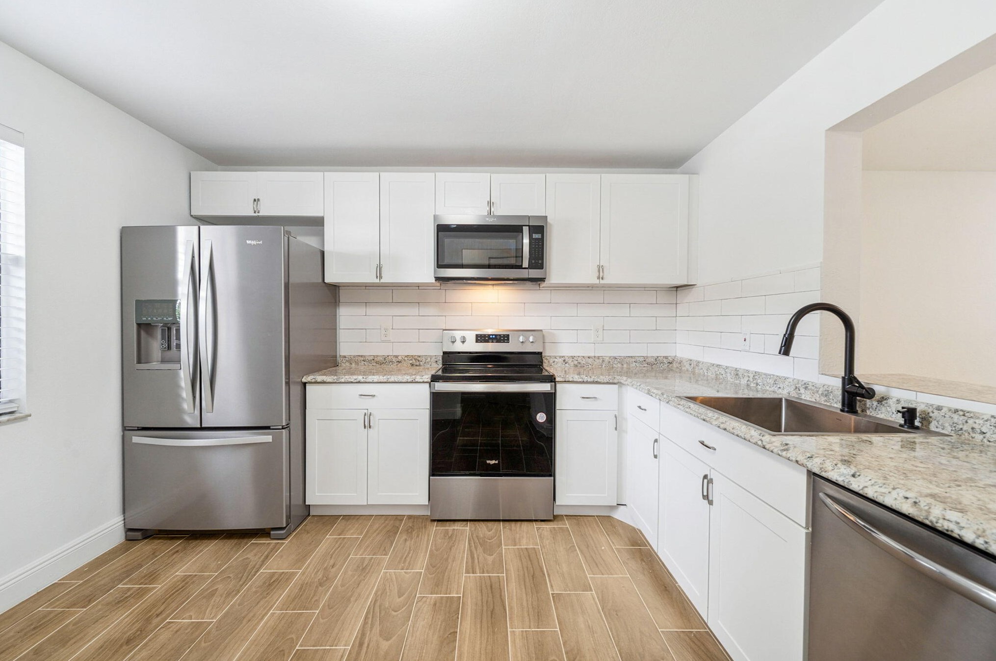 1507 Lakeview Dr E, West Palm Beach, FL 33411