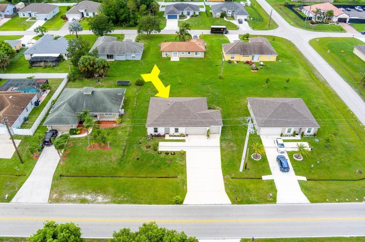 1472 California Blvd, Fort Pierce, FL 34953-1733