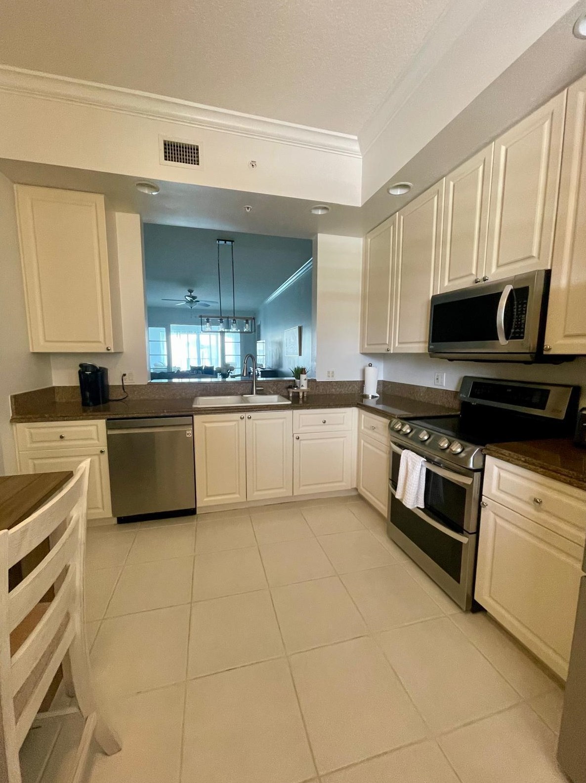 18 Harbour Isle Dr W Unit 203, Fort Pierce, FL 34949