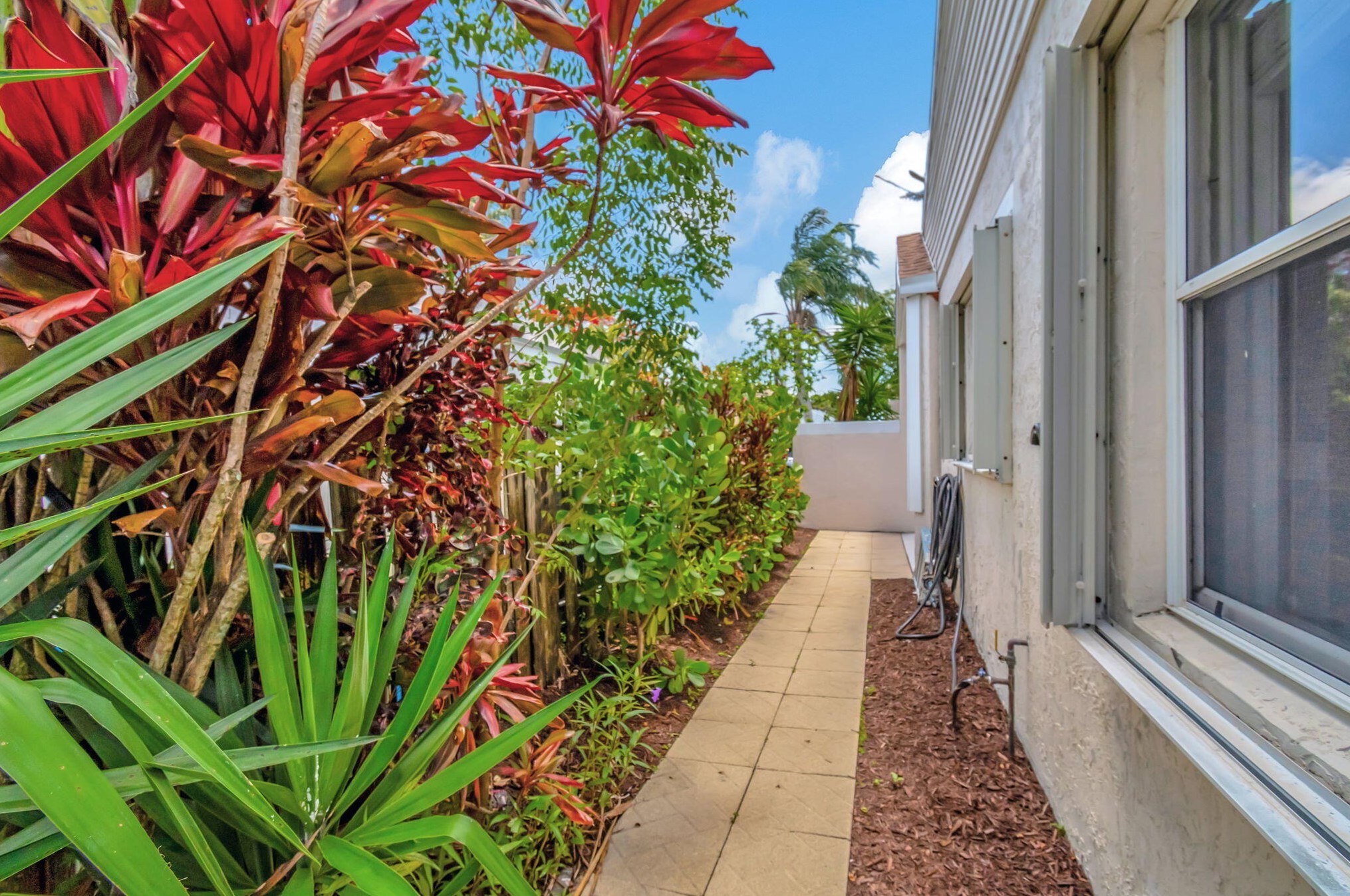 8615 Indian River Run, Boynton Beach FL  33472-2412 exterior