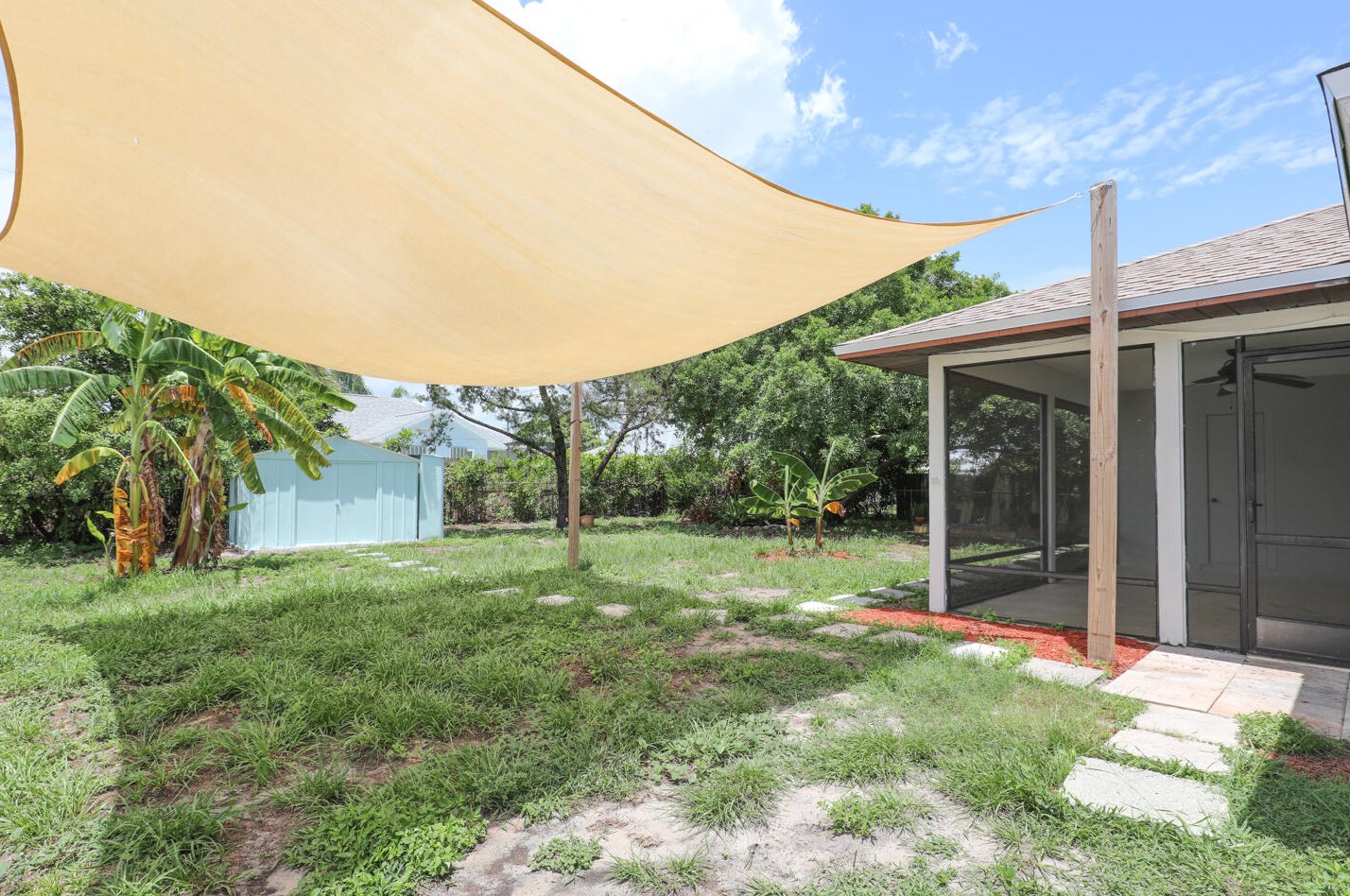 814 Del Rio Blvd, Fort Pierce FL  34953-1979 exterior