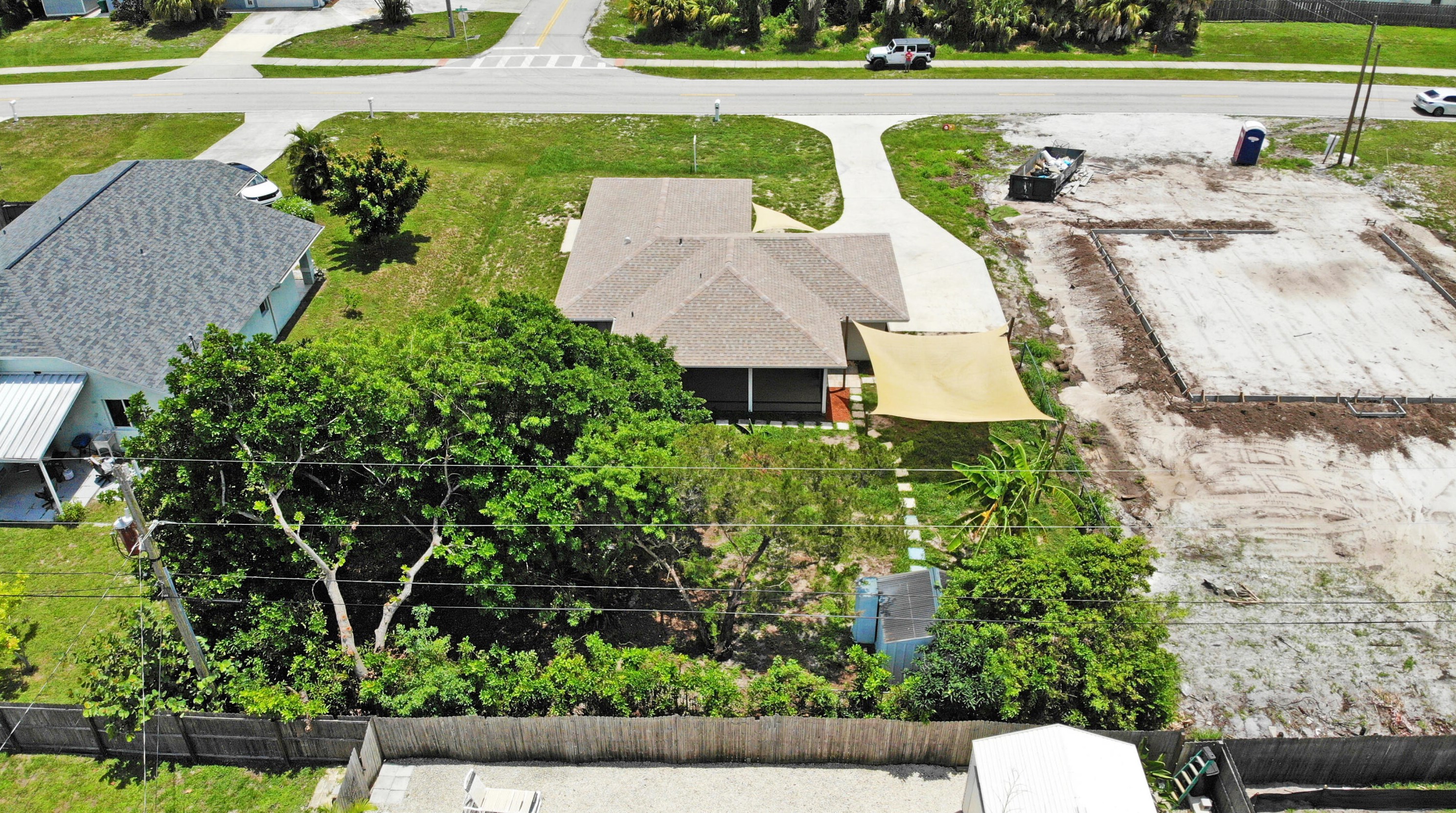 814 Del Rio Blvd, Fort Pierce FL  34953-1979 exterior