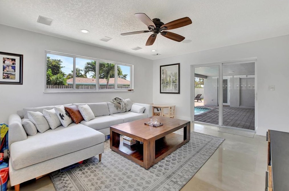 1284 Sw 13th Dr, Boca Raton, FL 33486