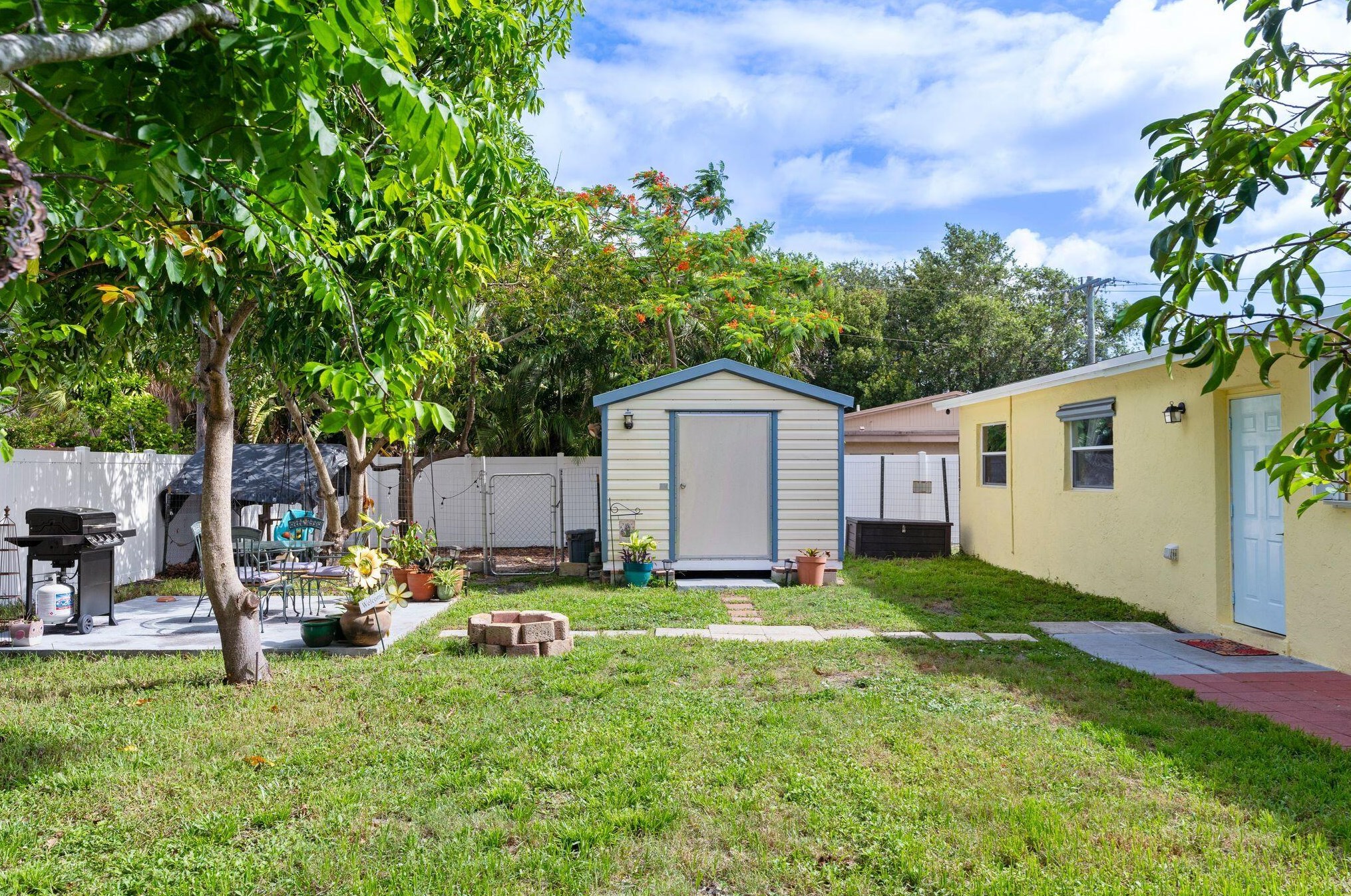 2851 Seacrest Blvd, Boynton Beach FL  33435-7934 exterior