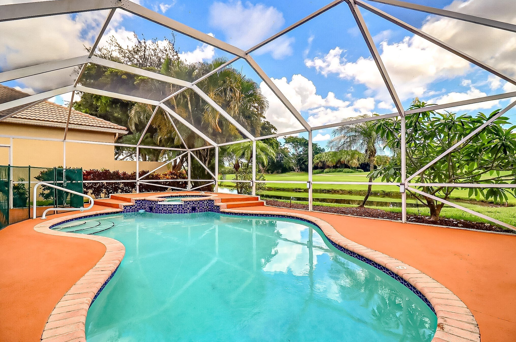 5538 Fountains Dr, Lake Worth FL  33467-5773 exterior