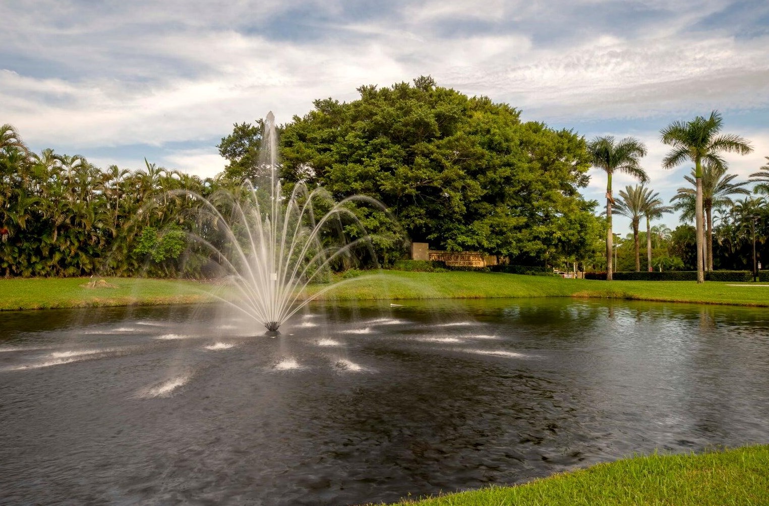 5538 Fountains Dr, Lake Worth FL  33467-5773 exterior