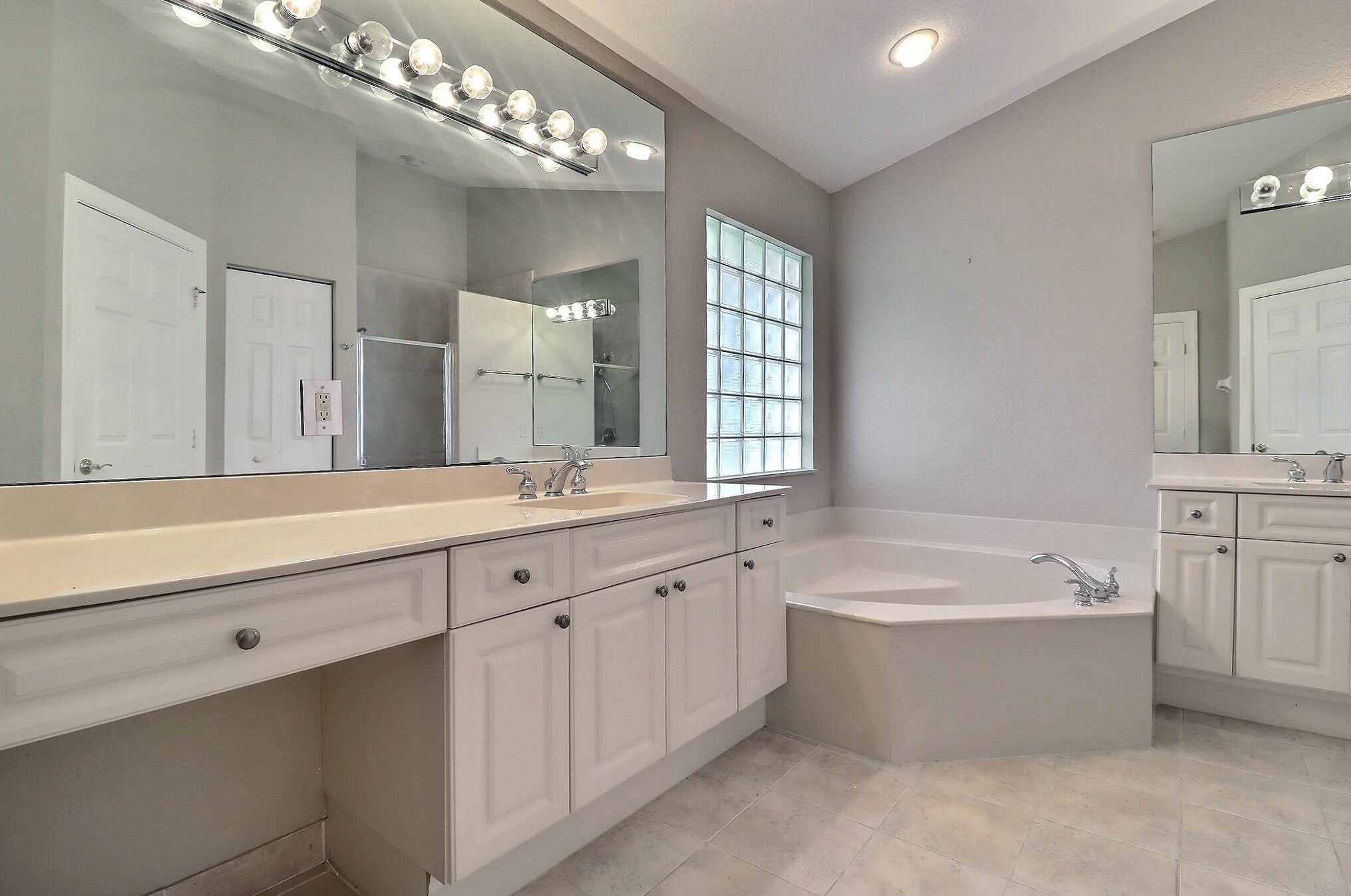5538 Fountains Dr, Lake Worth FL  33467-5773 exterior