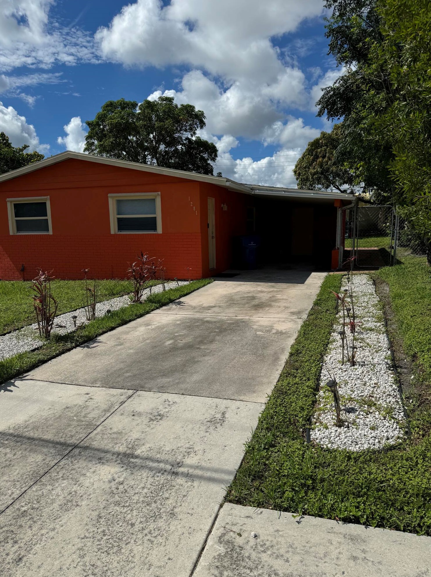1281 W 35th St, West Palm Beach, FL 33404