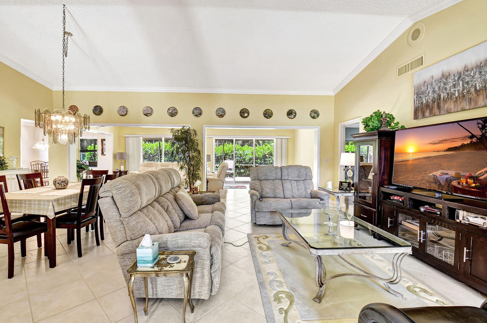 10619 Greentrail Dr, Boynton Beach, FL 33436