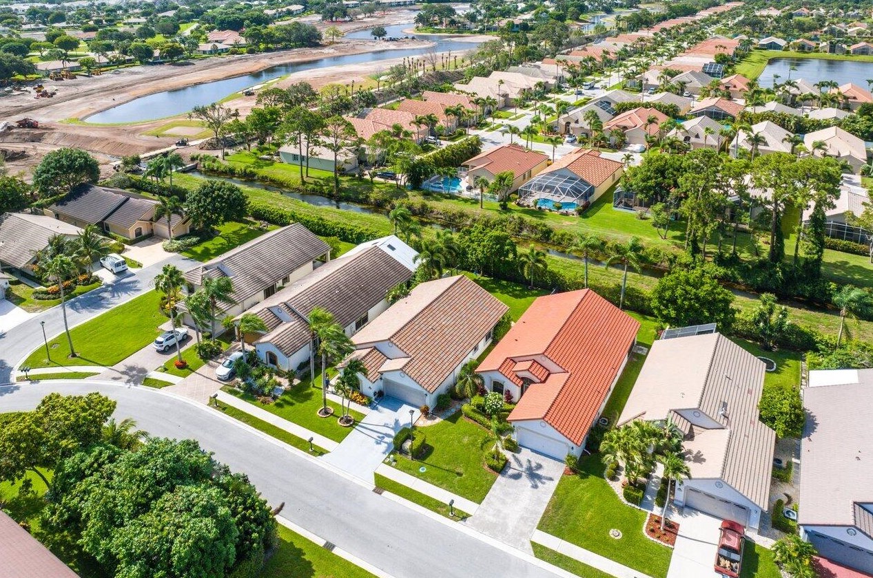 10496 Lexington Cir, Boynton Beach FL  33436-4555 exterior