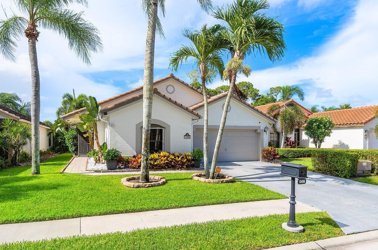 10496 Lexington Cir, Boynton Beach FL  33436-4555 exterior