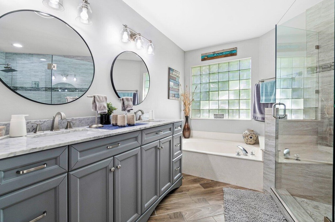 10496 Lexington Cir, Boynton Beach FL  33436-4555 exterior