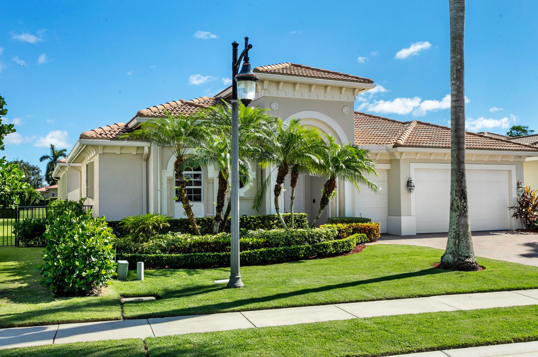 531 Les Jardin Dr, West Palm Beach, FL 33410