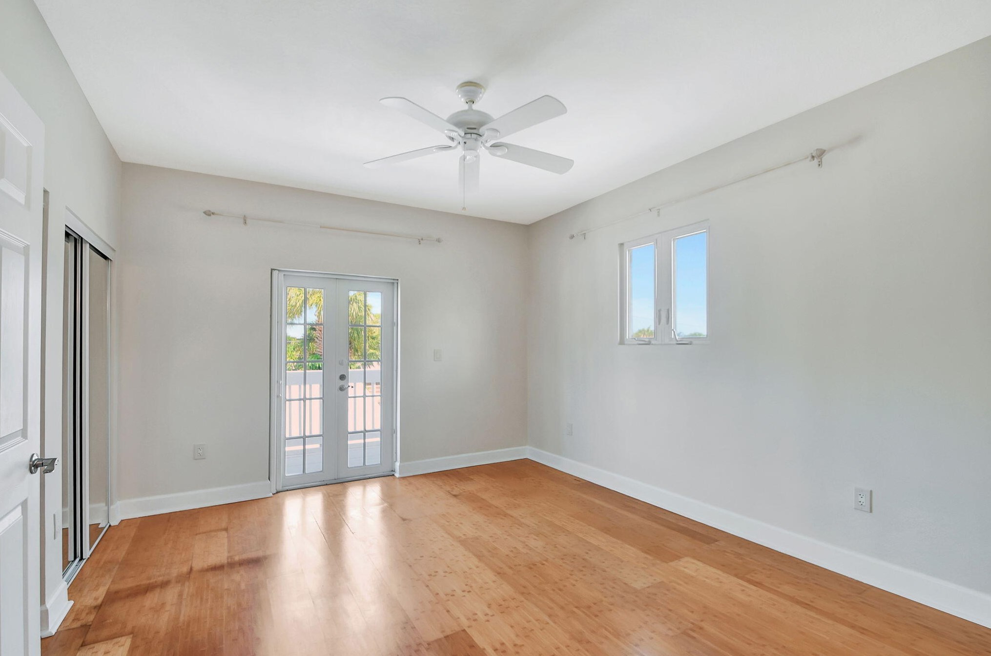 918 Federal Hwy, Lake Worth FL 33460-2656 exterior