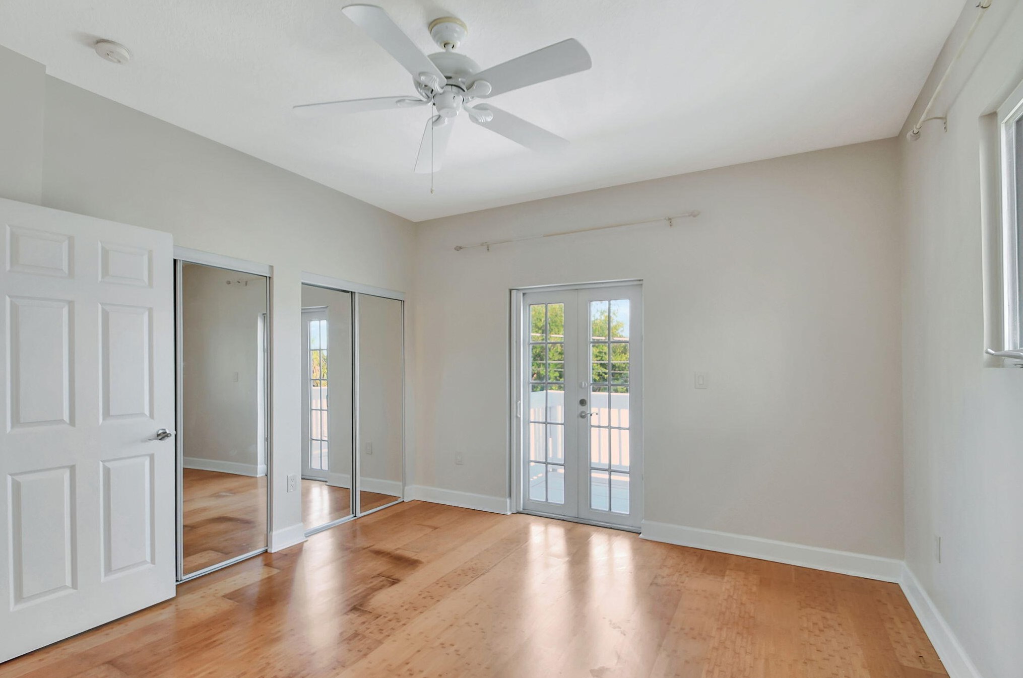 918 Federal Hwy, Lake Worth FL 33460-2656 exterior