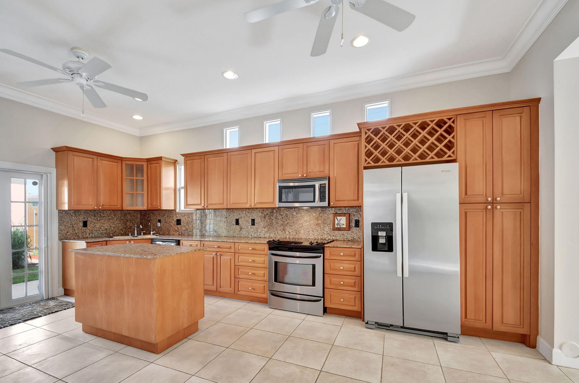 918 Federal Hwy, Lake Worth FL 33460-2656 exterior