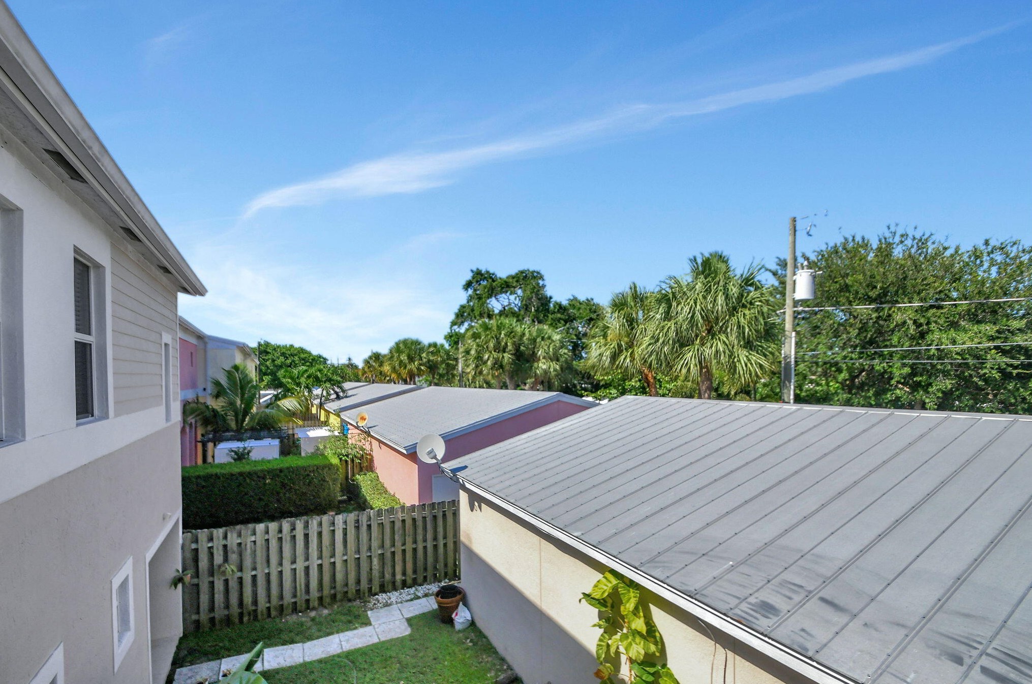 918 Federal Hwy, Lake Worth FL 33460-2656 exterior