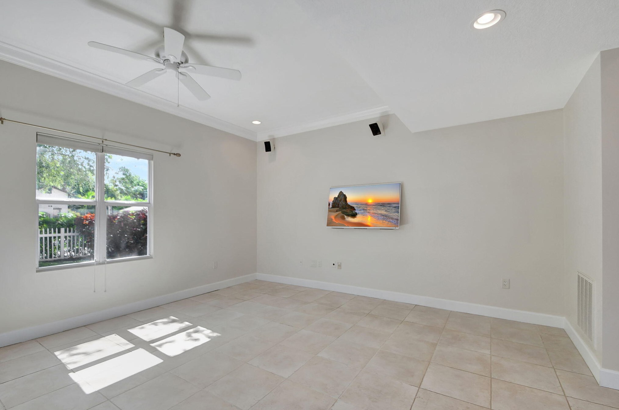 918 Federal Hwy, Lake Worth FL 33460-2656 exterior