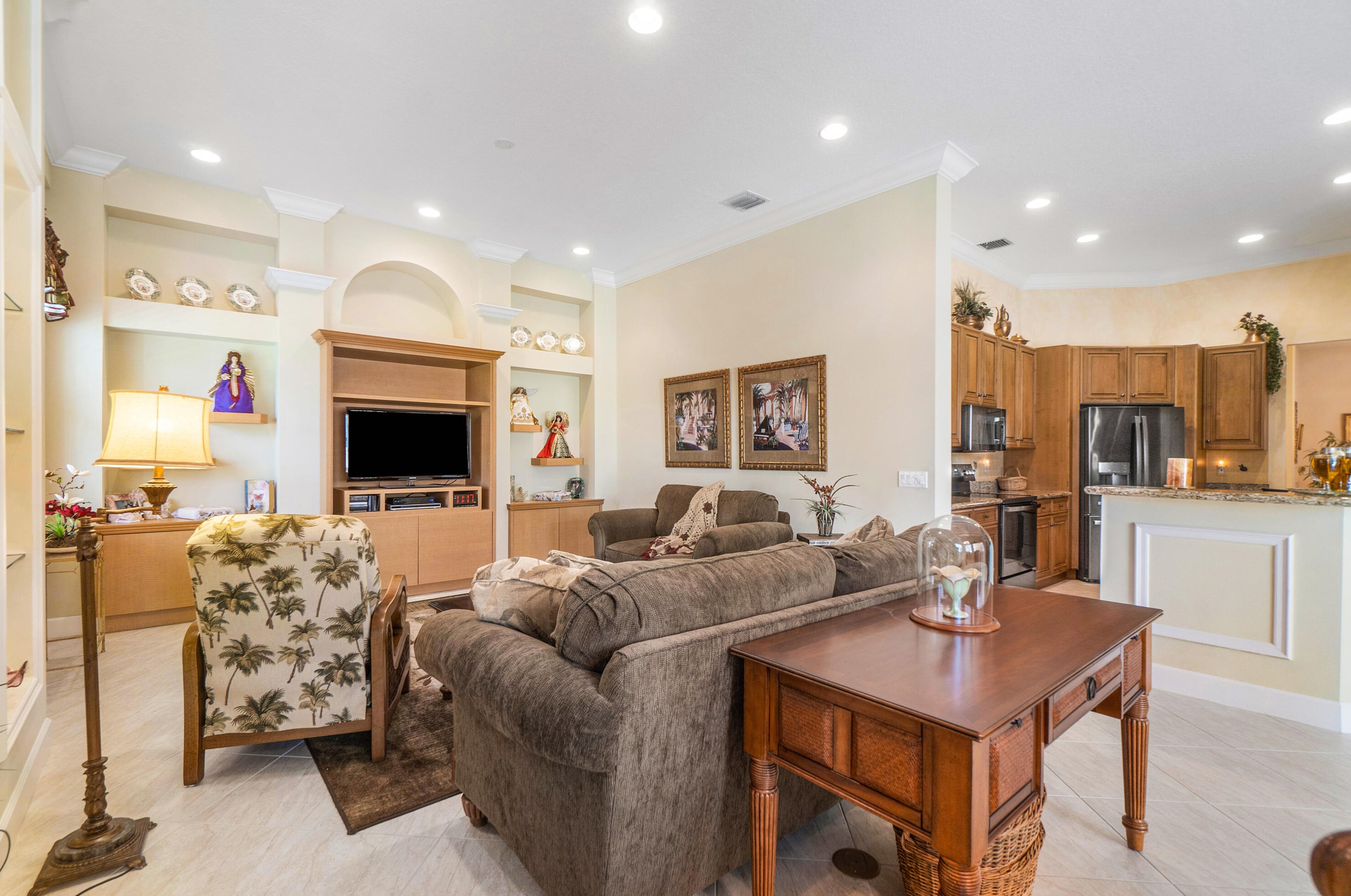 6813 Garde Rd, Boynton Beach, FL 33472