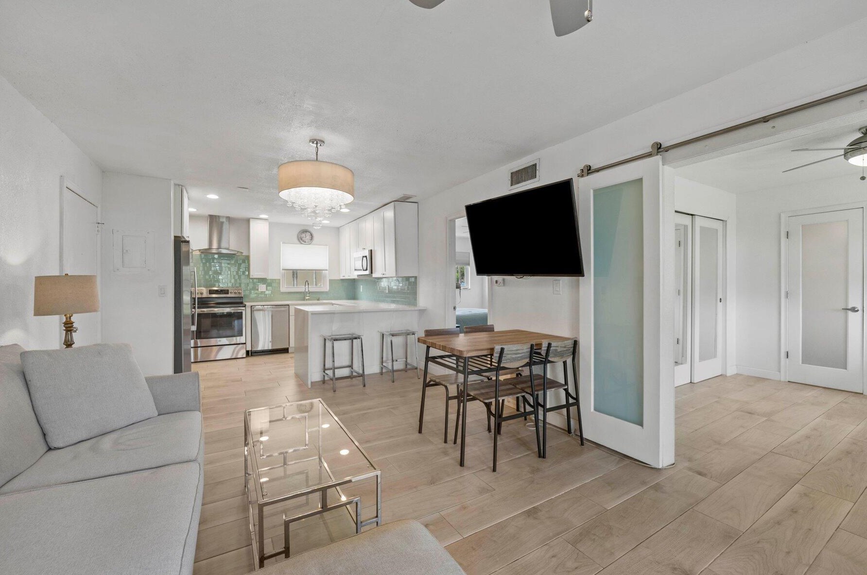 101 Lake Dora Dr, West Palm Beach, FL 33411