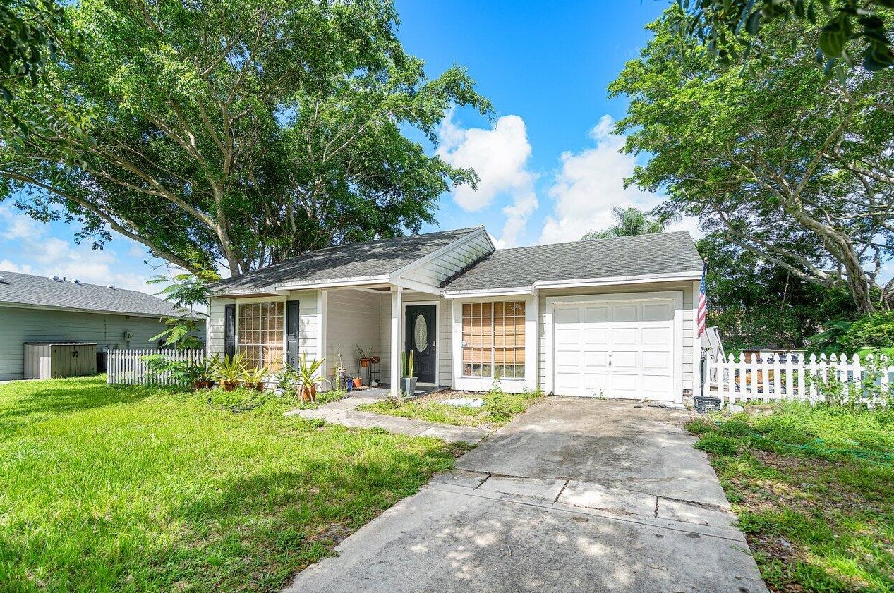 5364 Courtney Cir, Boynton Beach, FL 33472