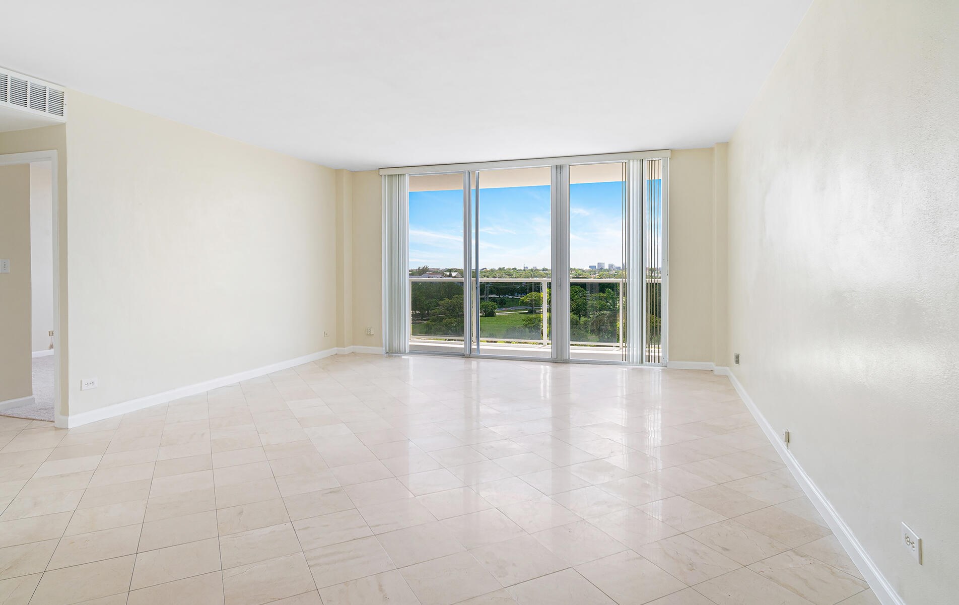 2800 N Flagler Dr #812, West Palm Beach, FL 33407