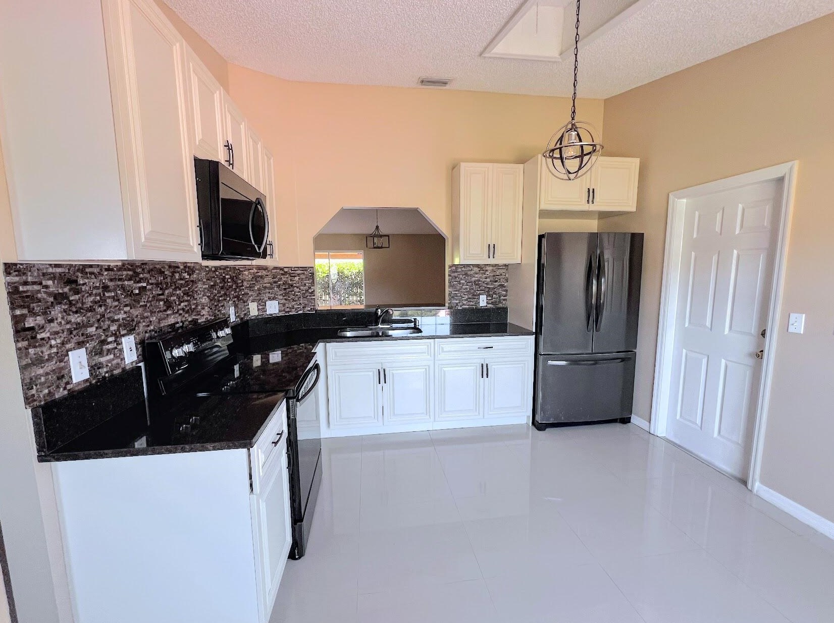2075 4th Ave Sw, Vero Beach, FL 32962