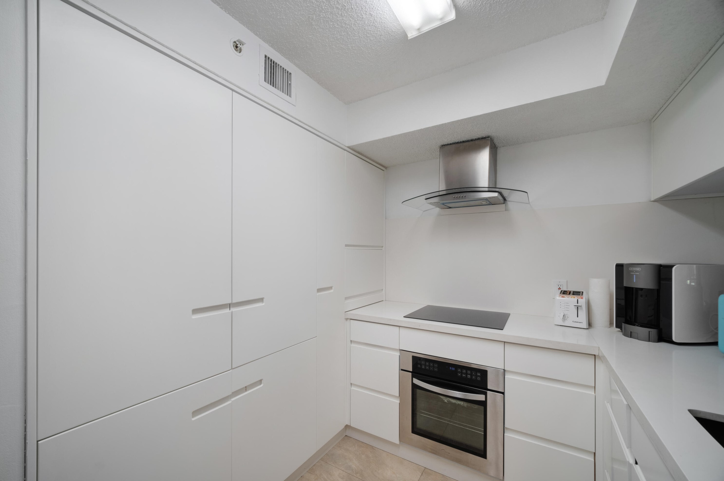 430 S Park Rd #102, Hollywood, FL 33021