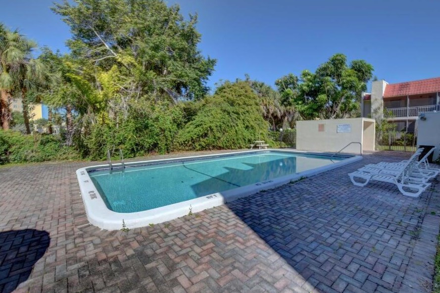608 Nw 13th St Apt 35, Boca Raton, FL 33486