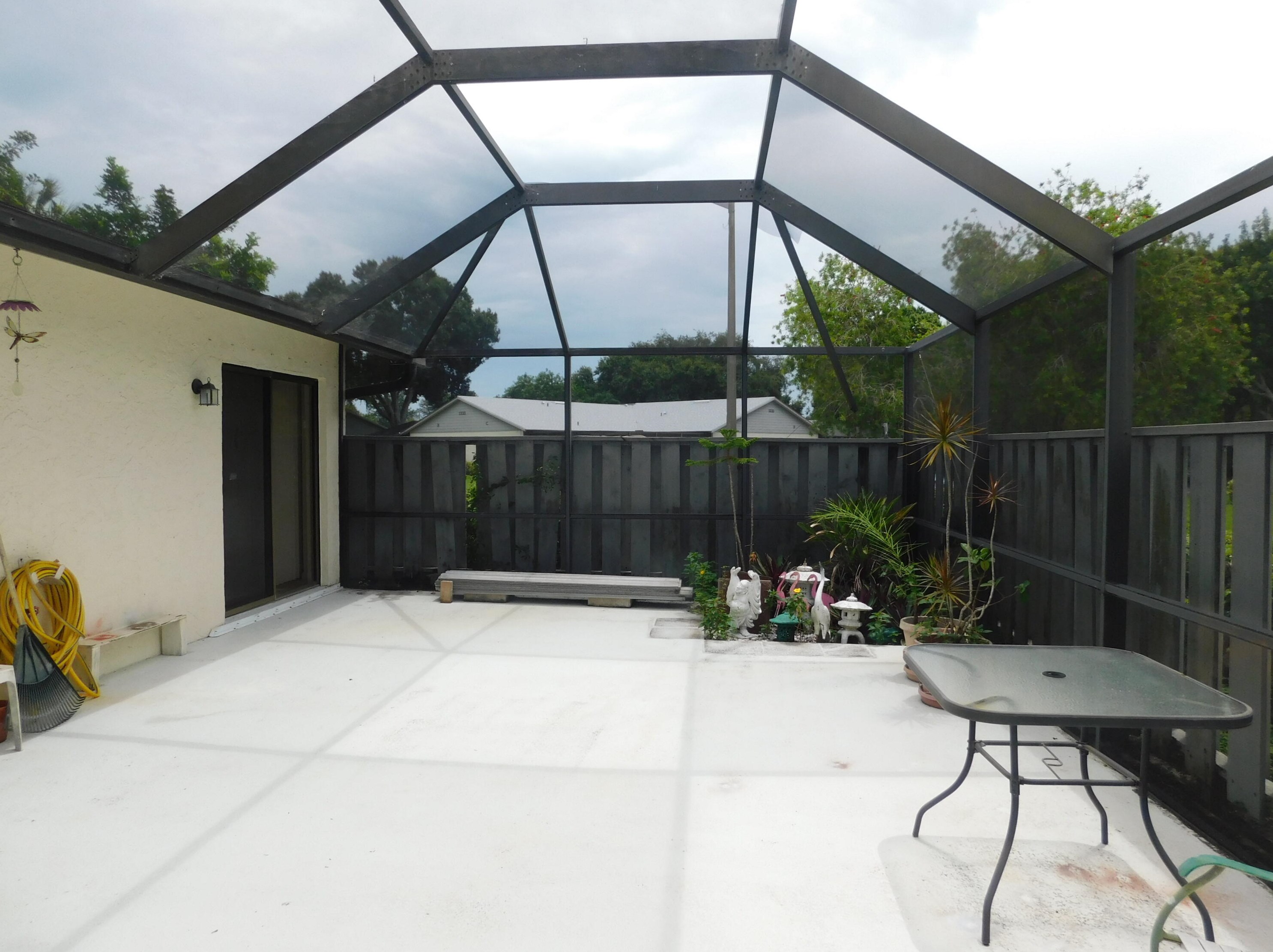 1337 Peppertree Trl, Fort Pierce FL 34950-5286 exterior