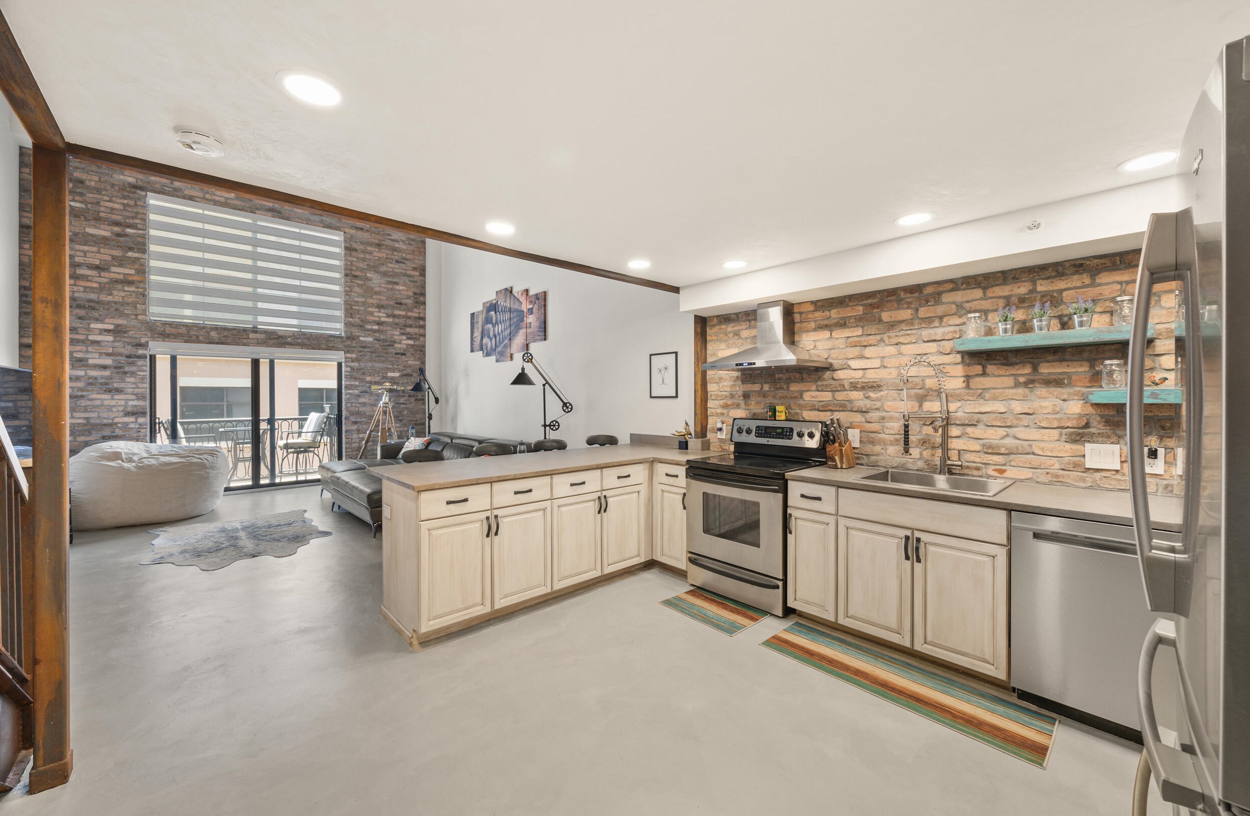 101 Clematis St #403, West Palm Beach, FL 33401
