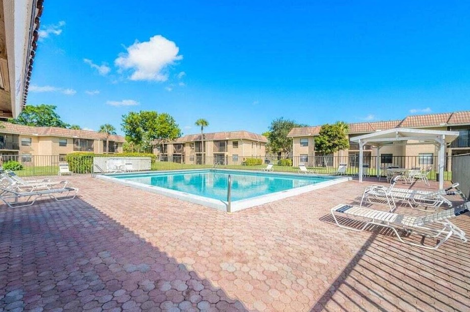 6796 Palmetto Cir S #102, Boca Raton, FL 33433