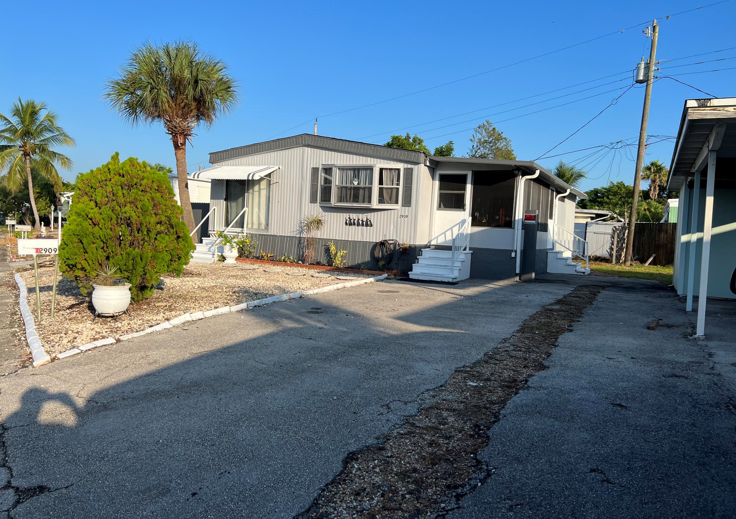 2909 Plumosa Ln, West Palm Beach, FL 33403