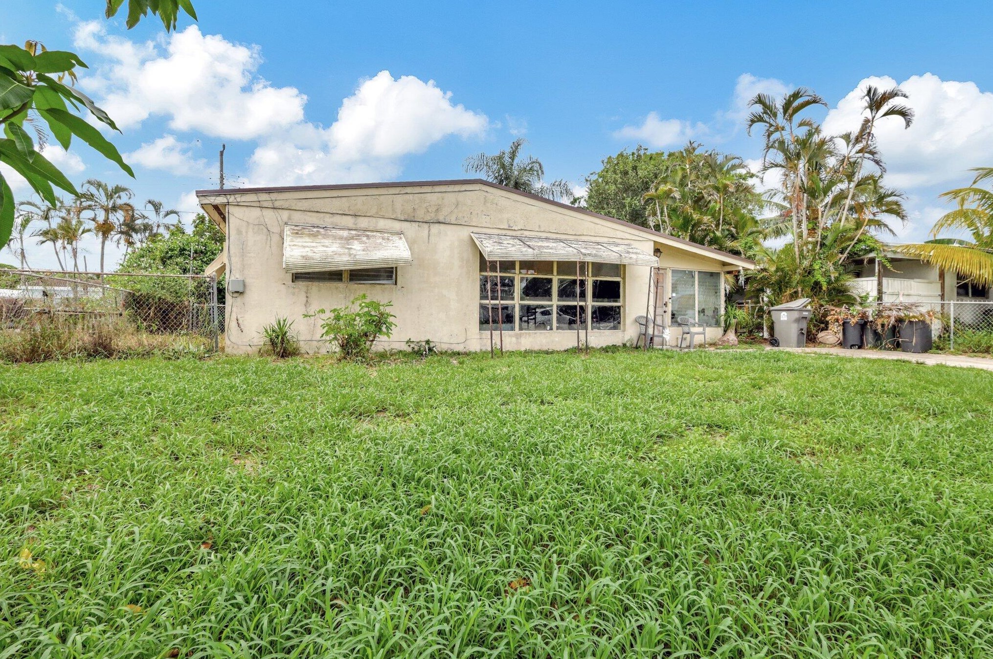 4268 Winchester Ln, West Palm Beach, FL 33406