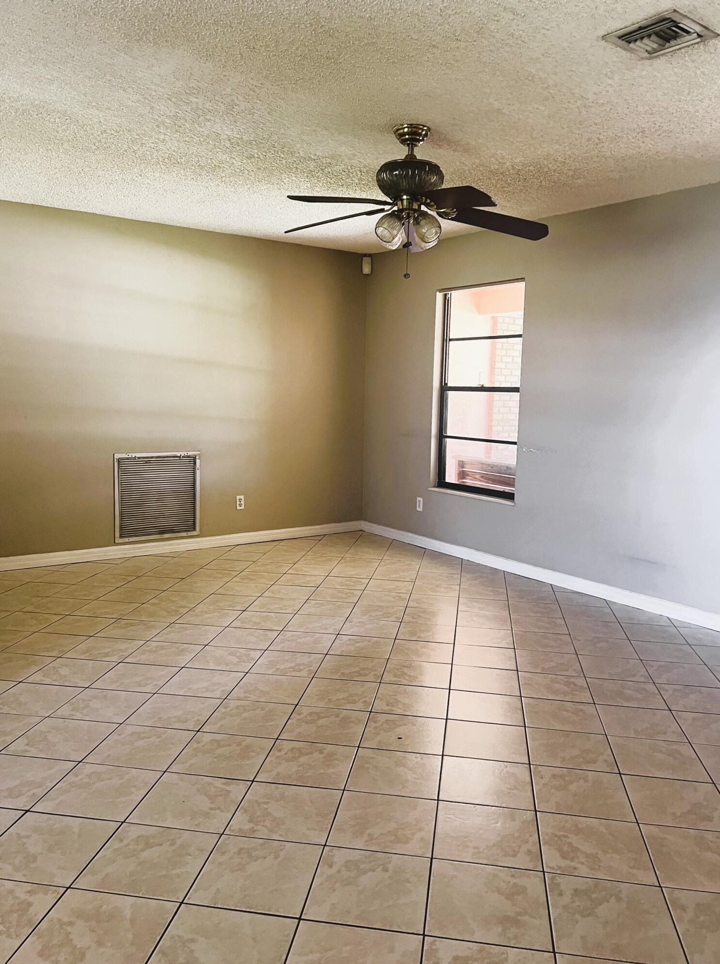 5310 Paleo Pines Cir, Fort Pierce FL  34951-2347 exterior