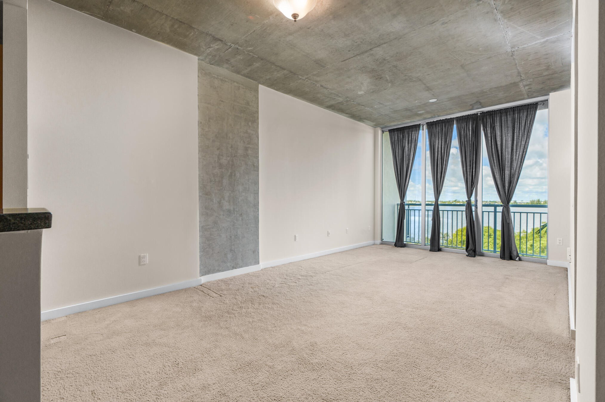 300 S Australian Ave #423, West Palm Beach, FL 33401