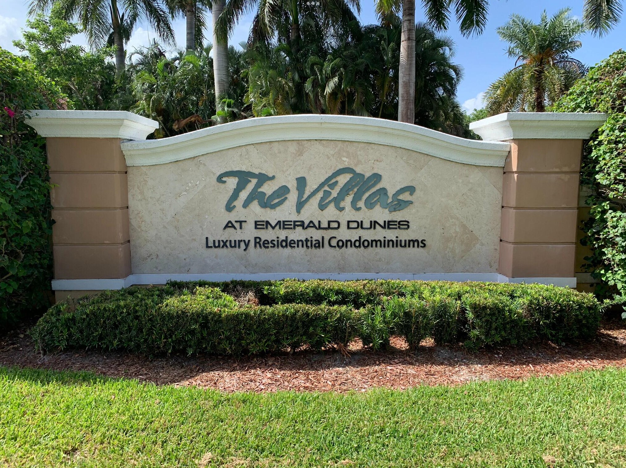 6378 Emerald Dunes Dr #301, West Palm Beach, FL 33411