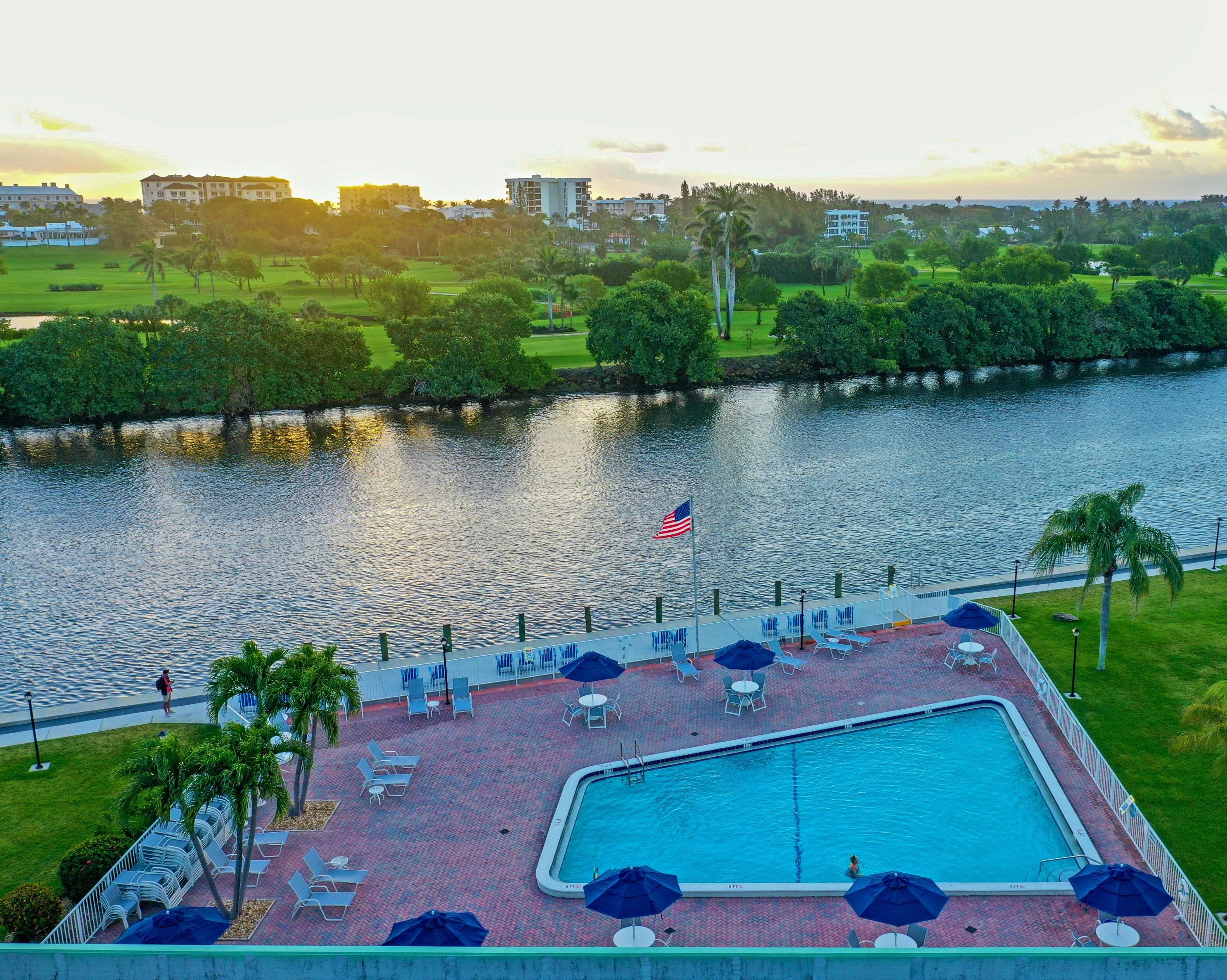 35 Colonial Club Dr #104, Boynton Beach, FL 33435