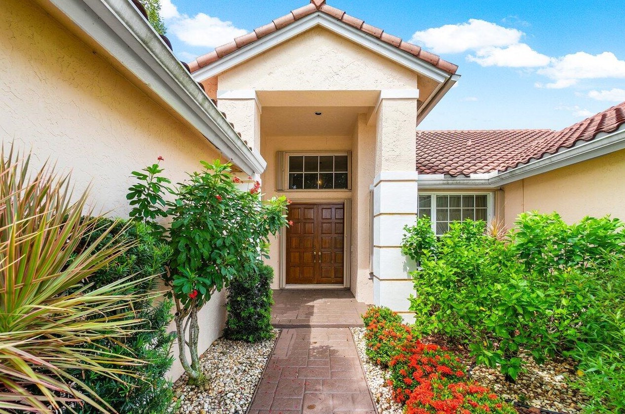 8581 Lawson Cir, Boynton Beach, FL 33472