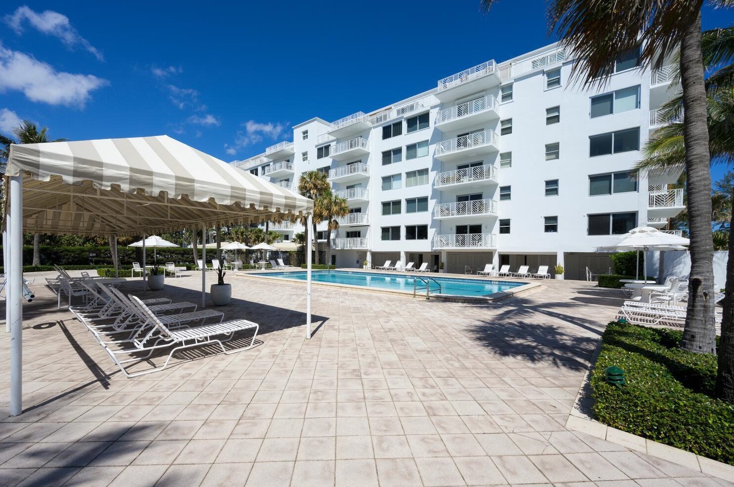 139 Sunrise Ave, Palm Beach, FL 33480-3962